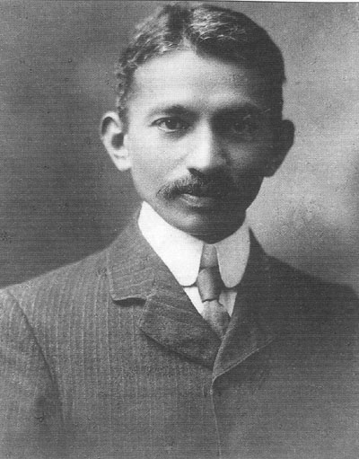 Fichier:Gandhi-1909.jpg